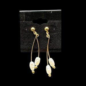 Vintage Simulated Freshwater Pearl Dangle Earrings 1990 Avon